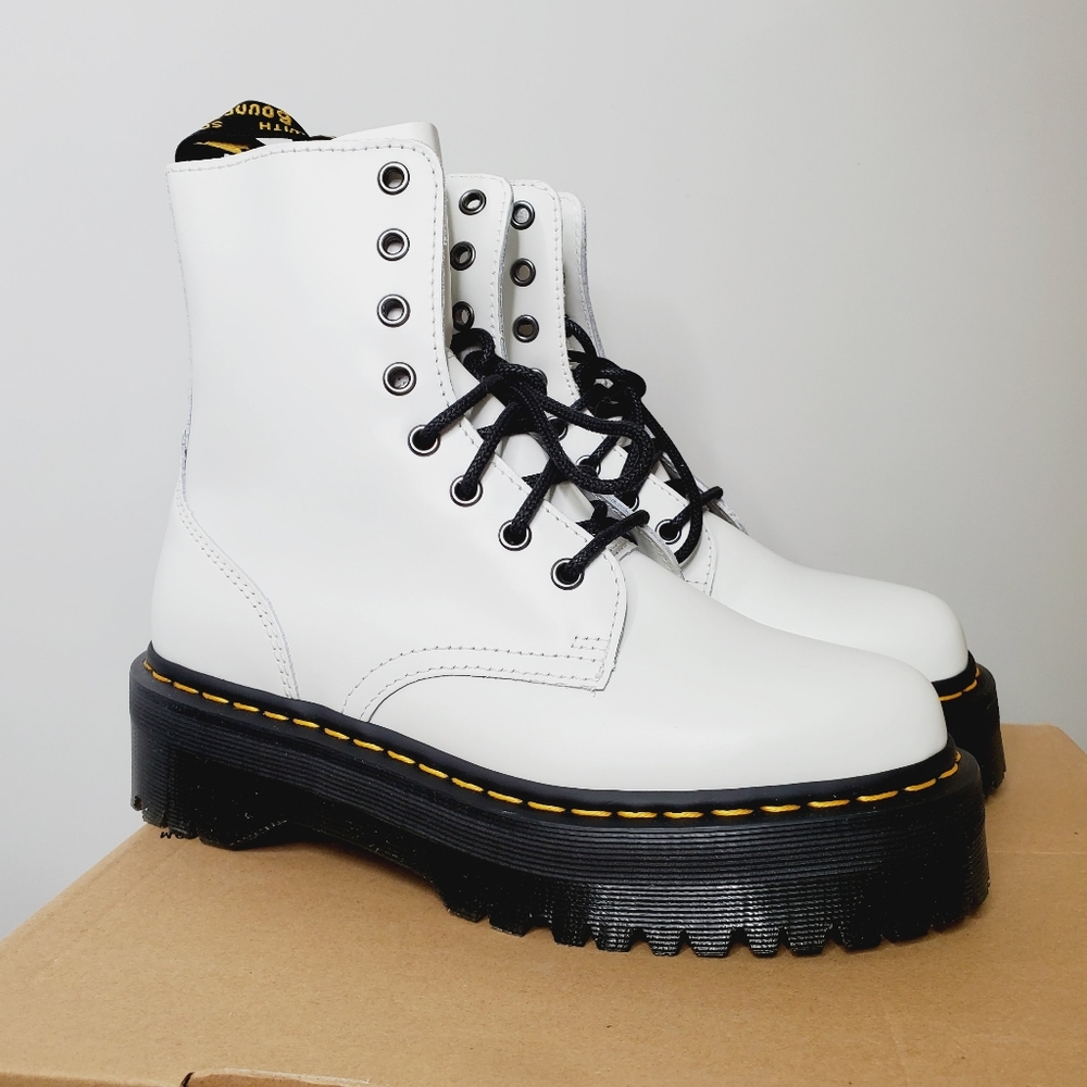 NWT DR MARTENS Jadon White Leather 8-Eye Platform Boots Shoes Size 8